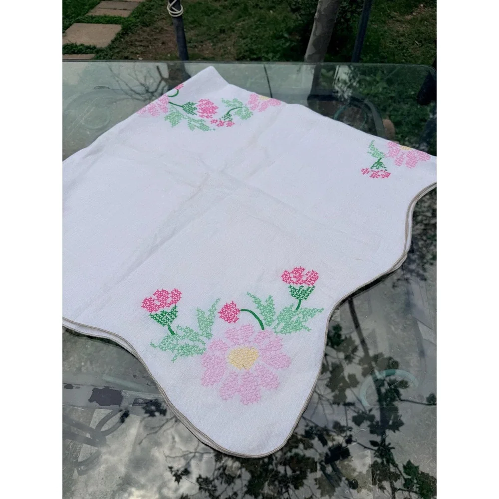 Vintage Hand Embroidered Floral Tablecloth Cottagecore Farmhouse Pink Green Line